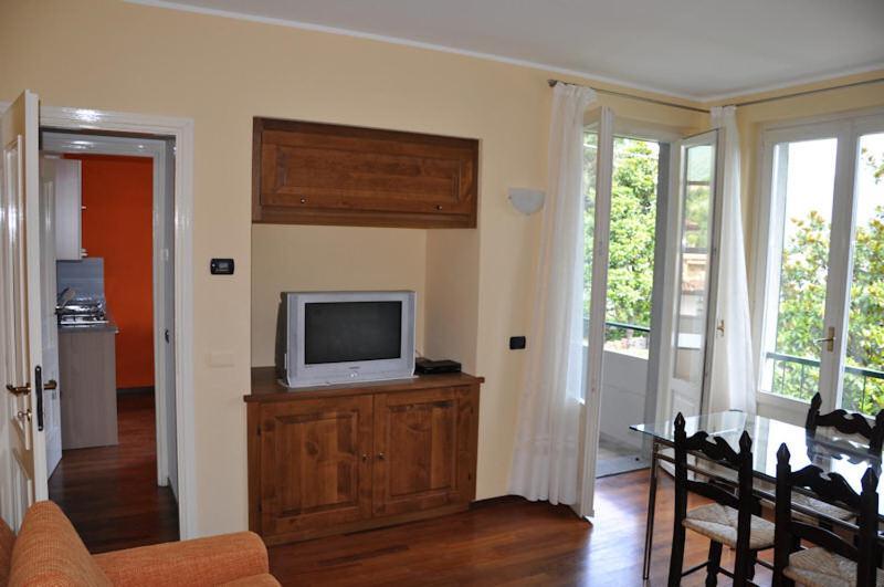Casa Dina Apartment Domaso Luaran gambar